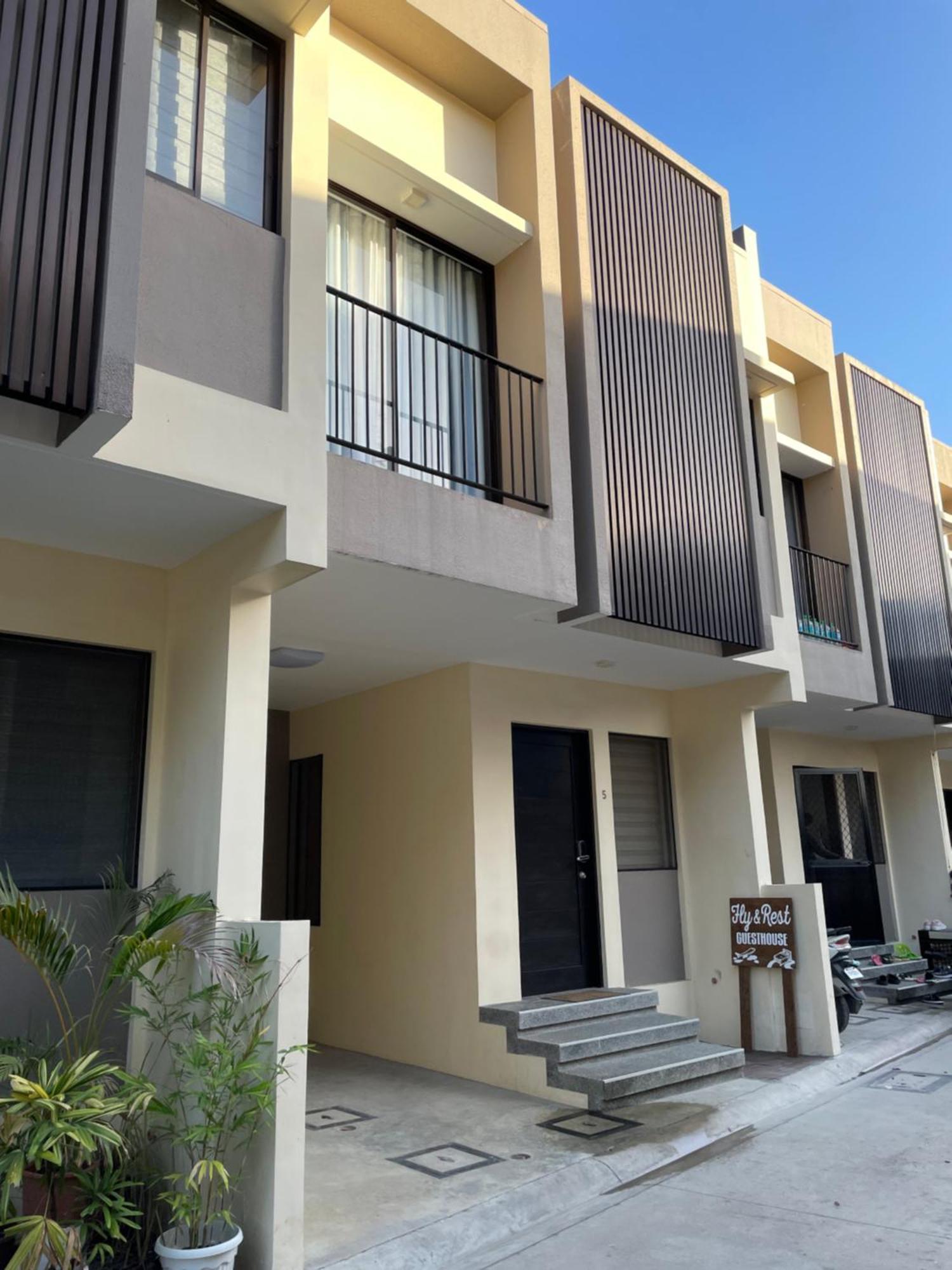 Fly & Rest Guesthouse - Mactan-Cebu International Airport マクタン エクステリア 写真